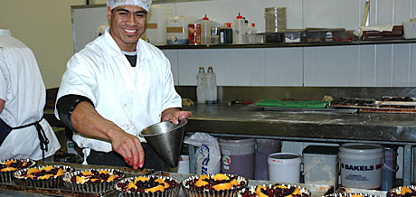 making-fruit-tarts